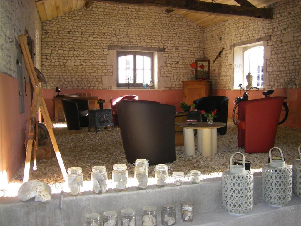 Chambre D'Hotes Clos Des Pierres Blanches Brie-sous-Archiac ภายนอก รูปภาพ